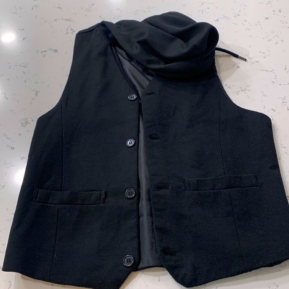 Mens black vest with Hoody